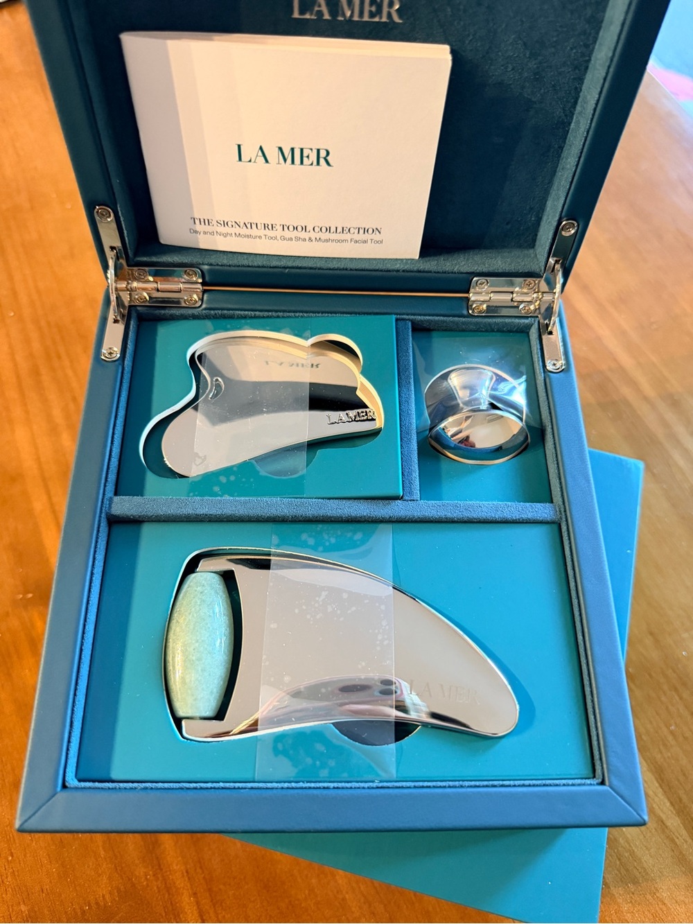 La Mer The Signature Facial Tool Collection